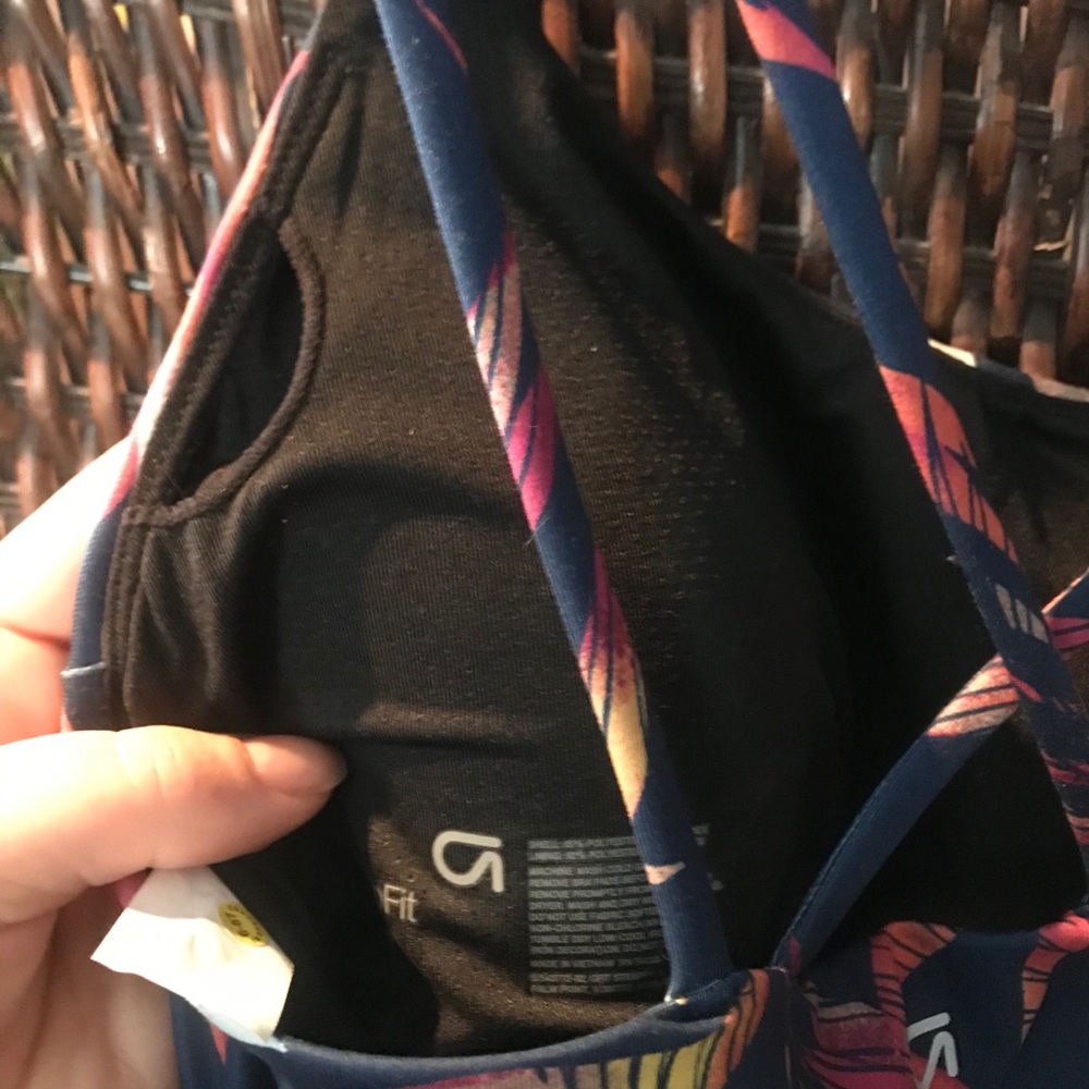 Gap tropical sports bra and shorts set - Picture 8 of 13